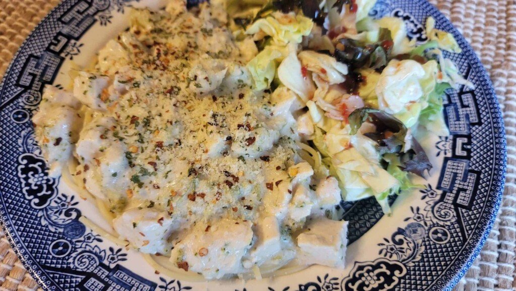 Low Carb, Crockpot Chicken Broccoli Alfredo
