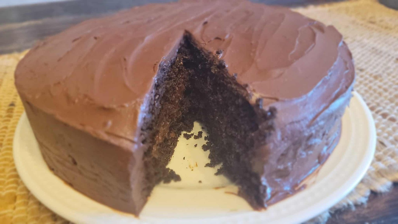 The Best Low Carb Chocolate Cake - Jennifer Overstreet