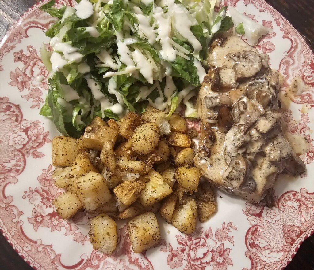 Super Easy and Delicious Crokpot Ranch Pork Chops- Trim Healthy Mama S & Low Carb